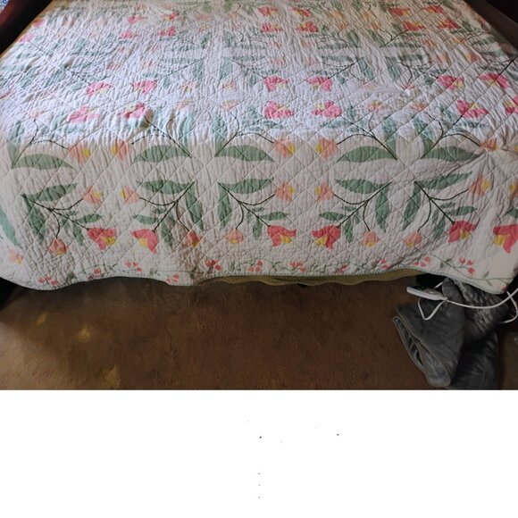 Tulip Motif Vintage Full Size Spread / Cutter Material - Picture 4 of 10